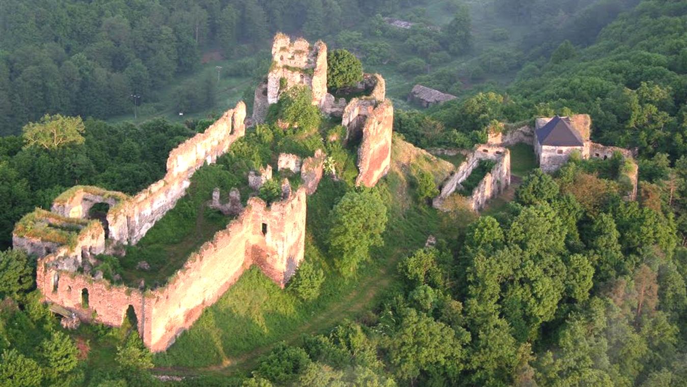 Výsledek vyhledávání obrázků pro poptávku hrad Čabraď