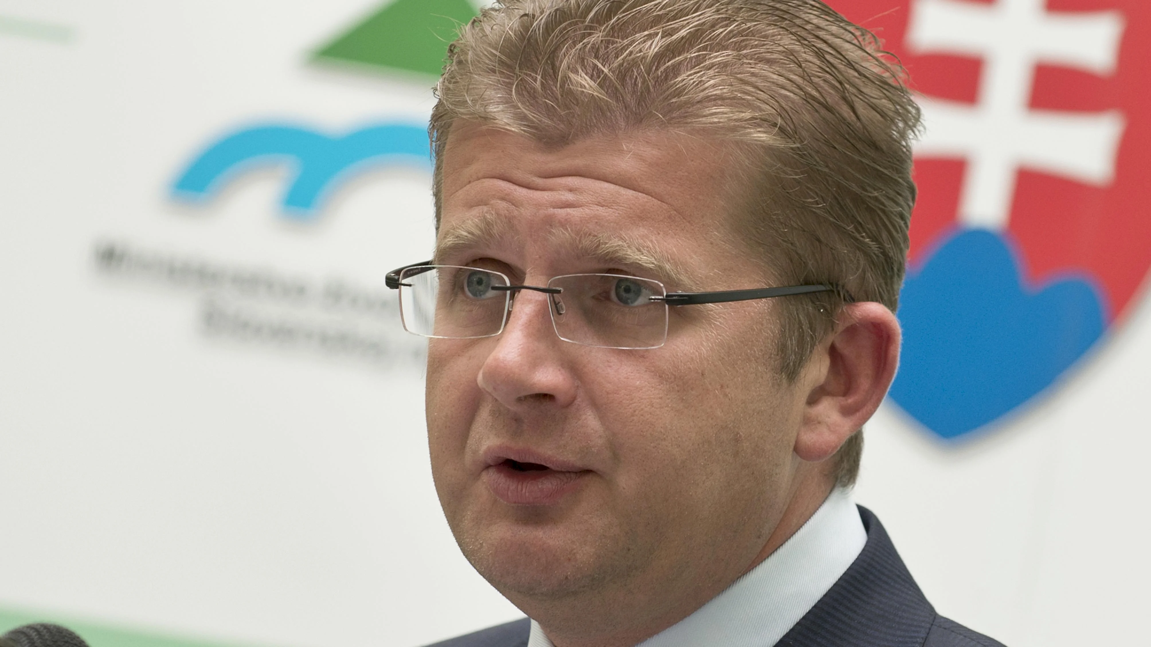 Minister prisľúbil pomoc pri sanácii skládky vo Vrakuni