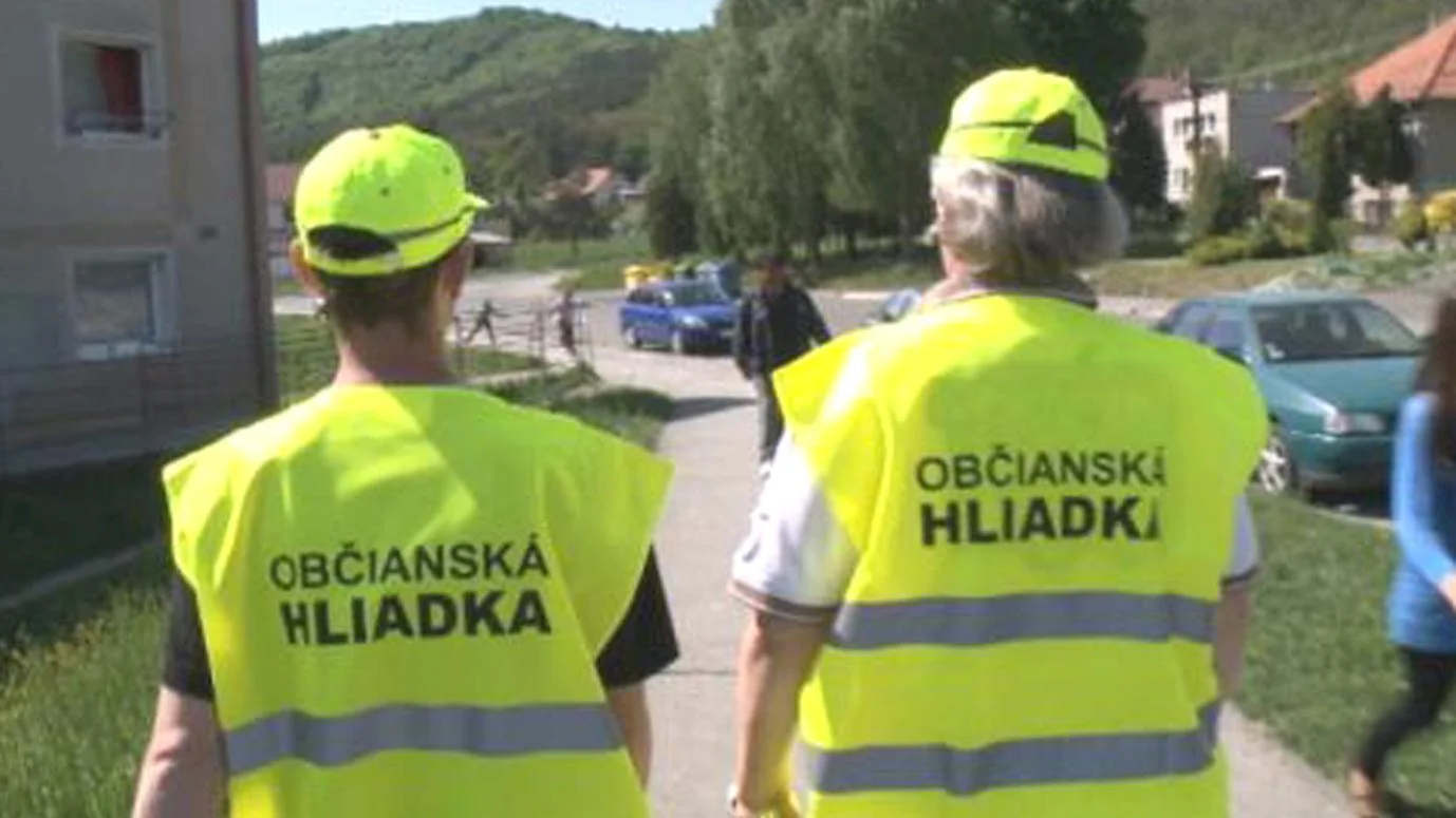 Vedenie mesta je s občianskymi hliadkami mesiac po ich zavedení spokojné