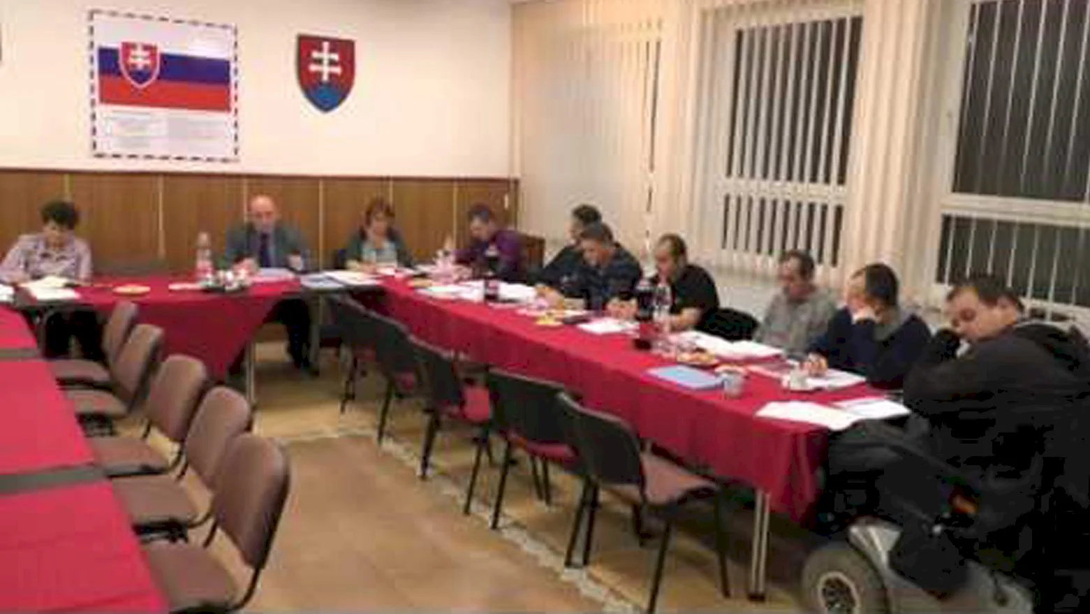 Riadne a mimoriadne zasadnutie obecného zastupiteľstva