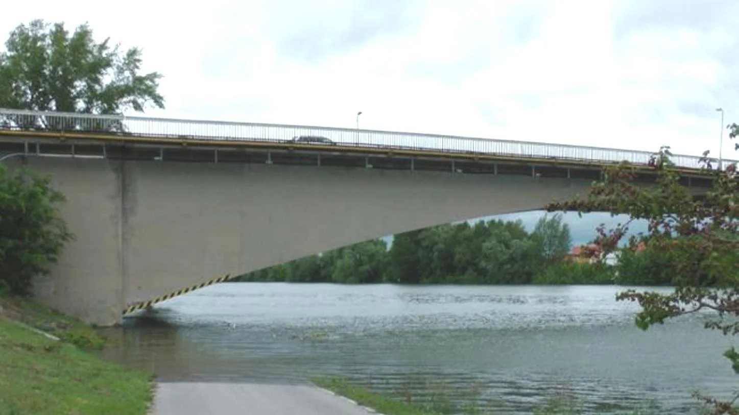 Zo štyroch etáp výstavby Vážskej vodnej cesty je dokončená len prvá