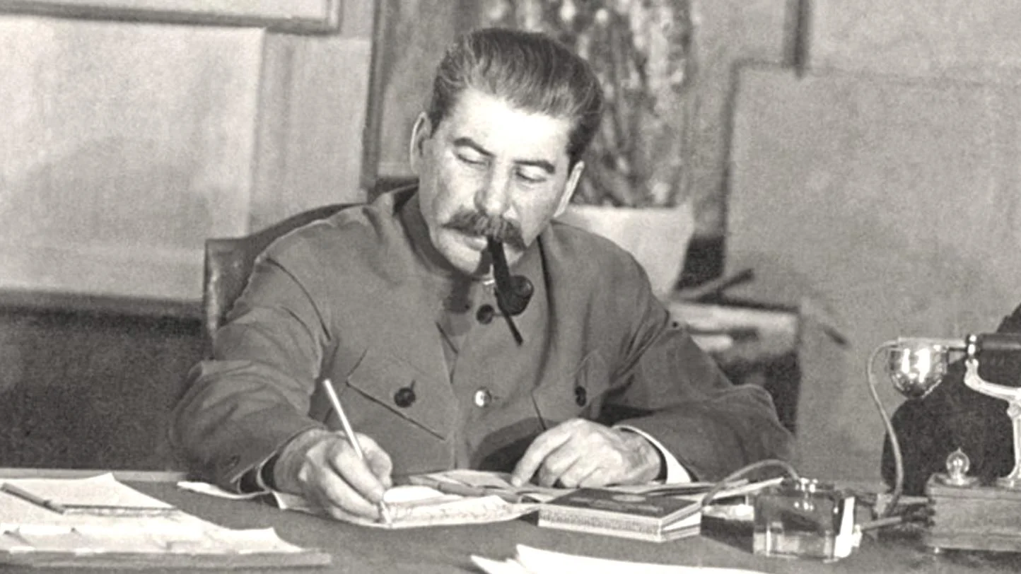 J. V. Stalin zrejme príde po 69 rokoch o čestné občianstvo
