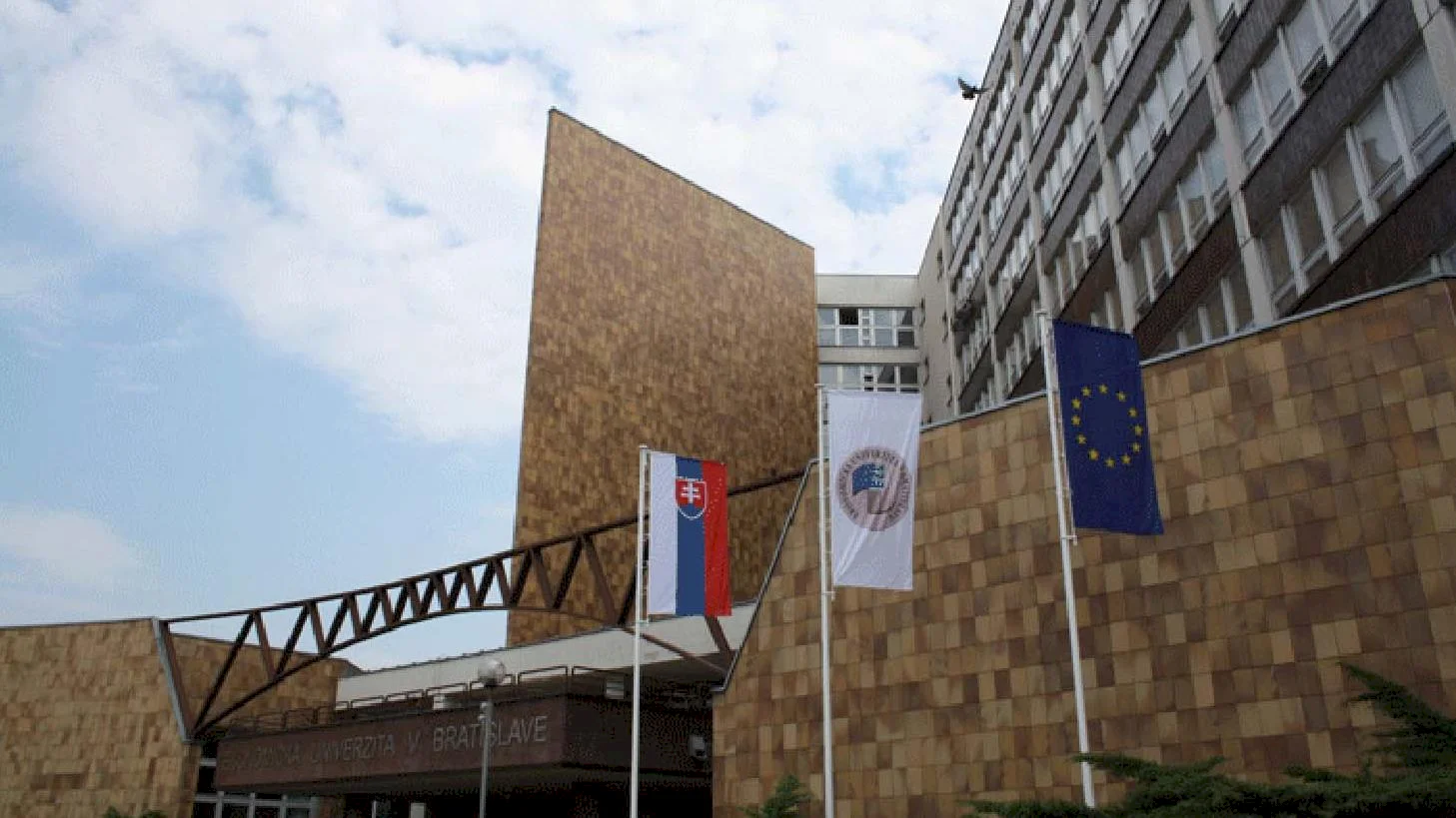 Vzdelávací program  „TOP manažment samosprávy"