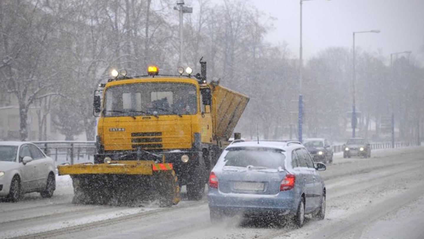 Nové Mesto používa proti snehu a ľadu ekologický zeolit s ekosoľou