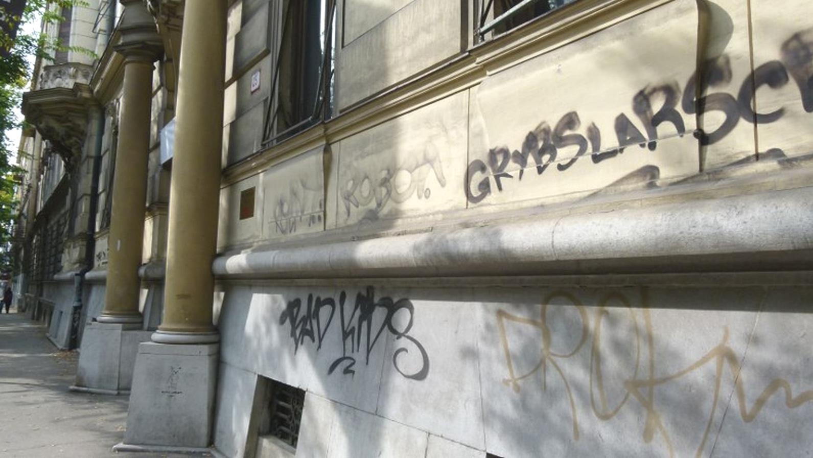 Bratislavčania môžu požiadať o finančný príspevok na odstraňovanie grafitov