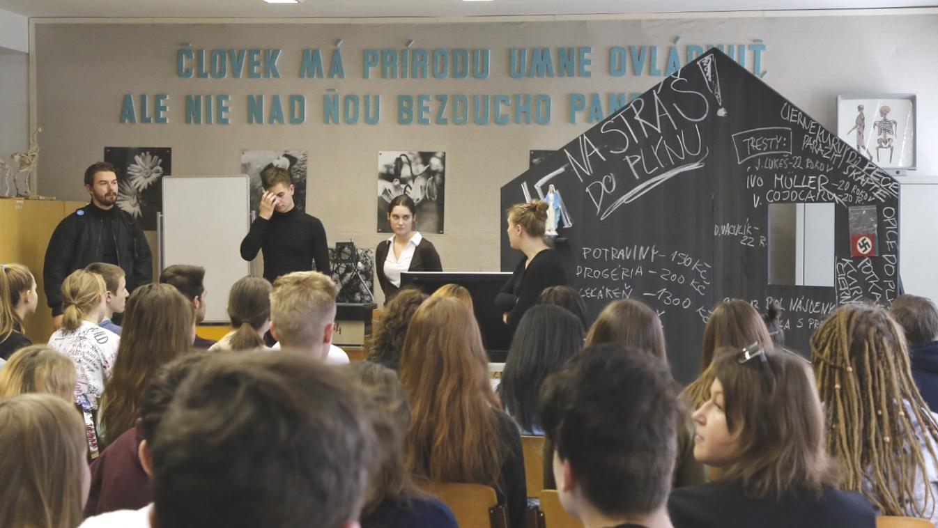 Divadlo o Natálke pokračuje ďalej