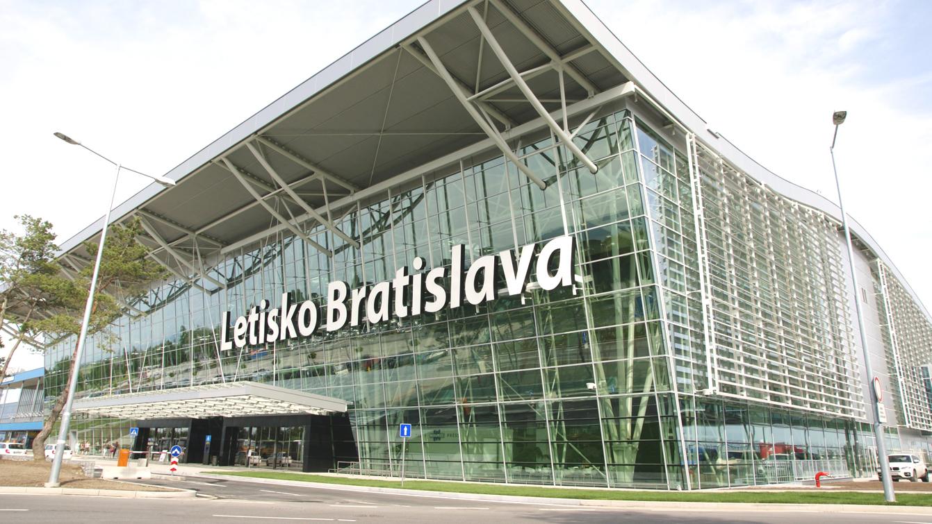 Rača radikálne odmieta zámer letiska M. R. Štefánika