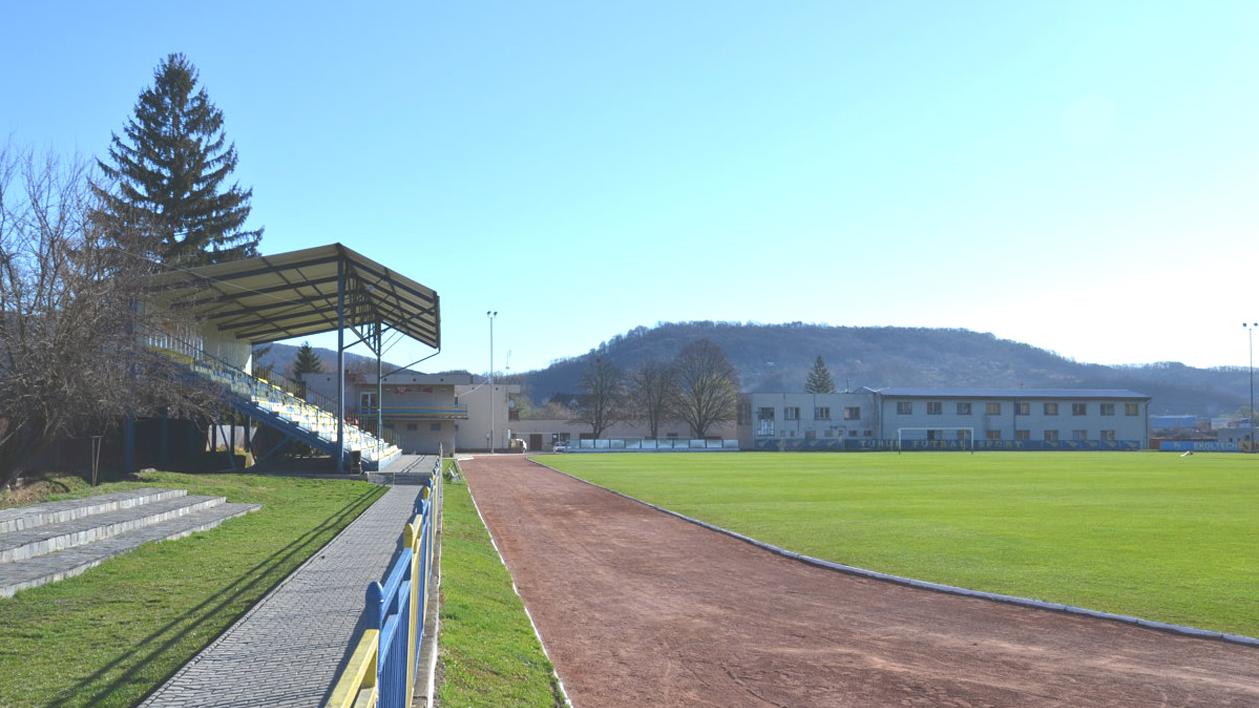 Futbalový štadión vo Fiľakove postupne mení svoj vzhľad