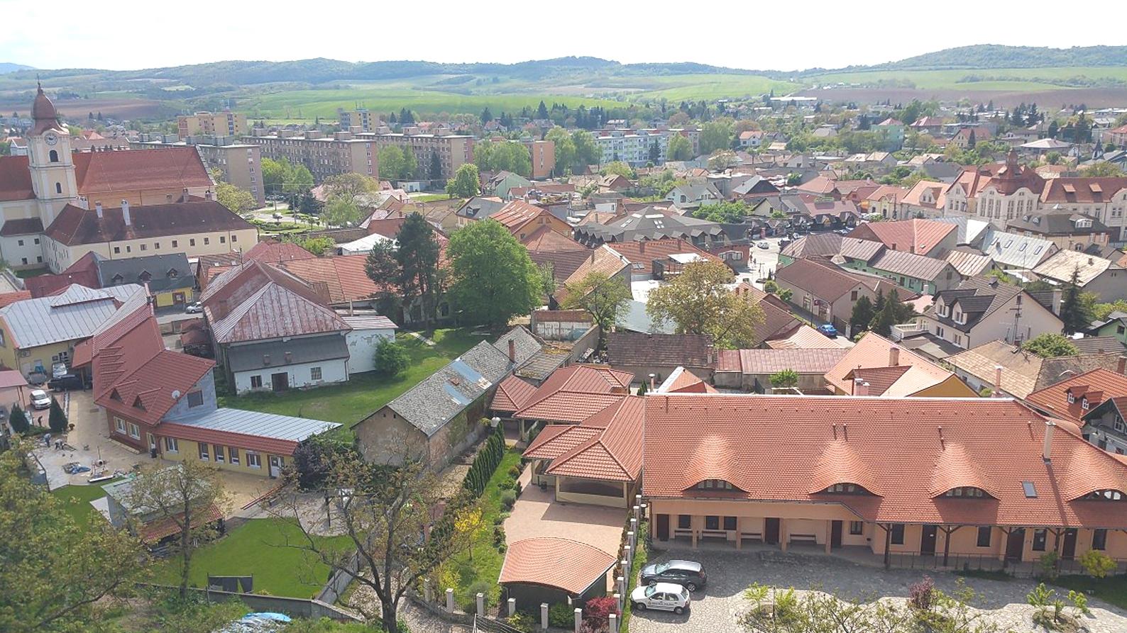 Samospráva Fiľakova zamestnala 36 ľudí cez projekty rezortu práce