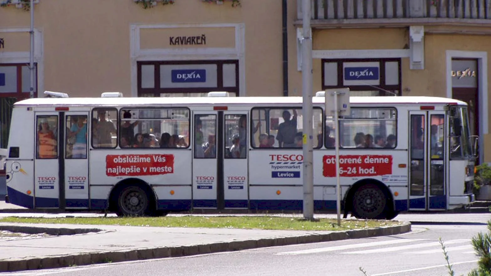 Od septembra budú žiaci v Leviciach cestovať v MHD zadarmo