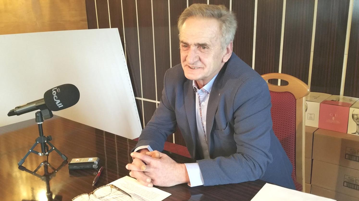 Starosta Mýtnej P. Greksa sa na protest vzdá funkcie