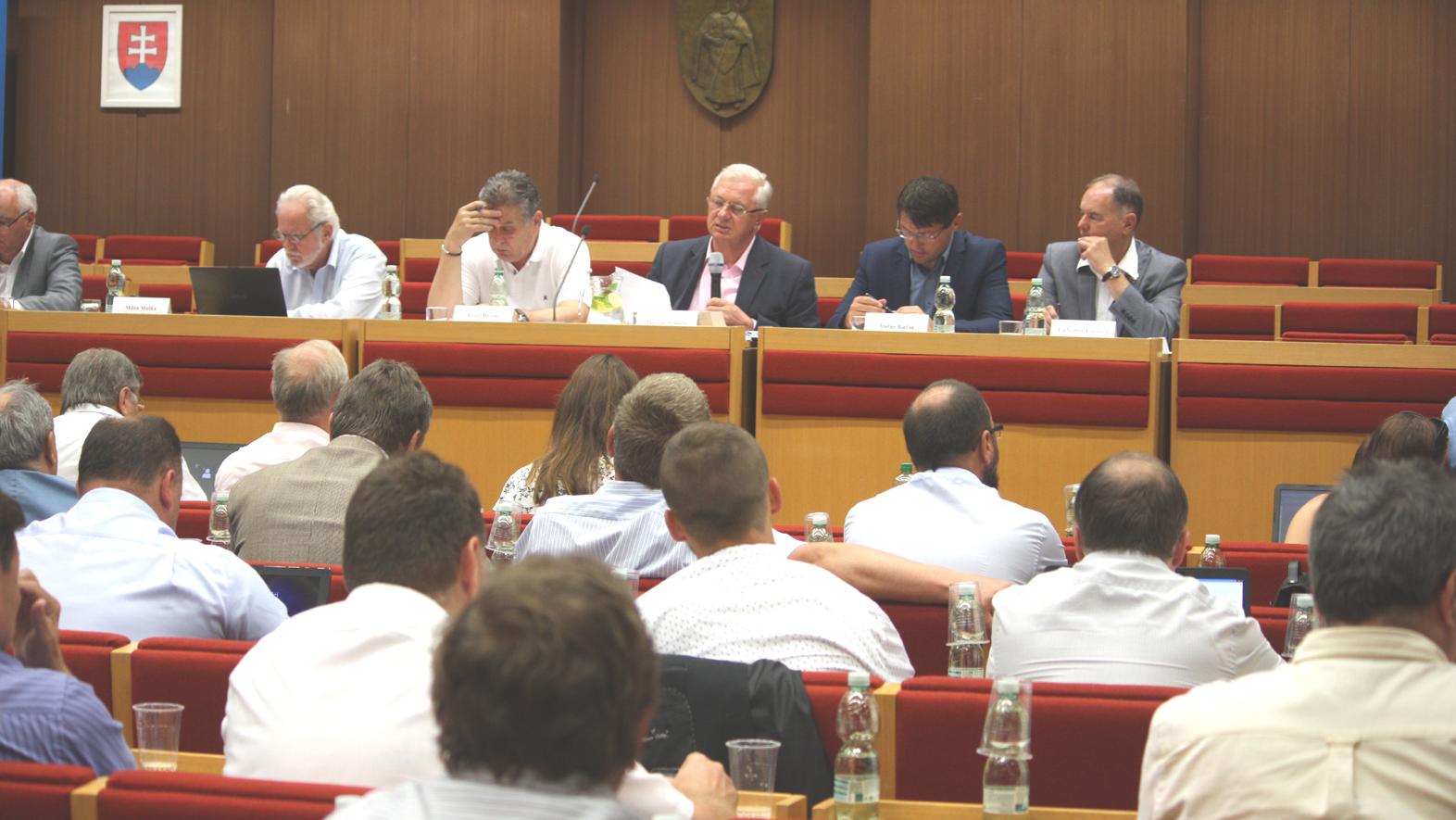 Zmena stanoviska ZMOS k úprave platov v regionálnom školstve má svoju genézu