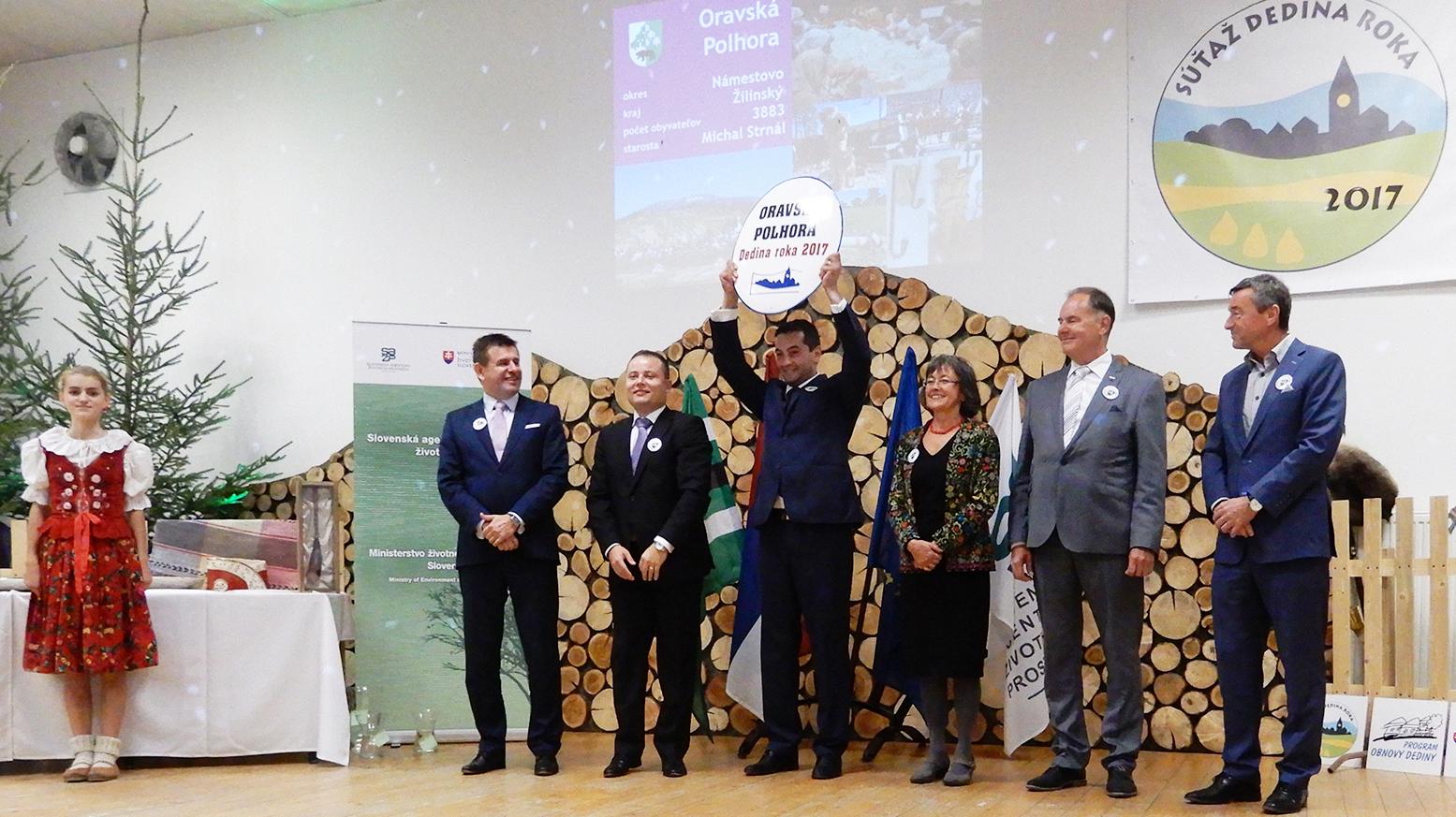 Minister životného prostredia László Sólymos udelil ocenenie Dedina roka 2017