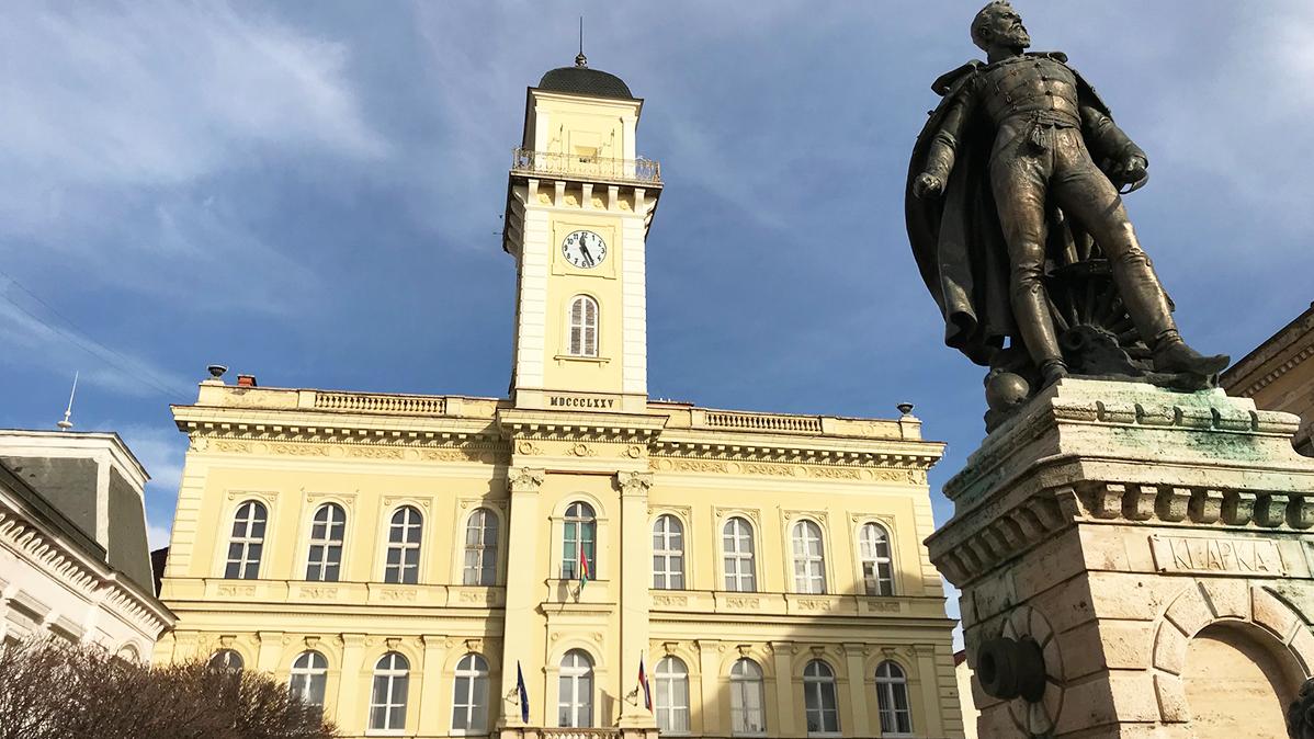 V Komárne obnovili radničnú vežu