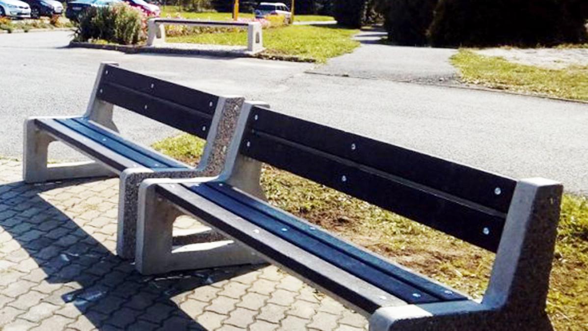 Mesto vymenilo odpadové koše a lavičky za takmer 22 000 eur