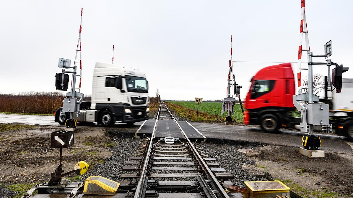 ŽSR chcú na trati Bratislava - Komárno zmodernizovať sedem priecestí 