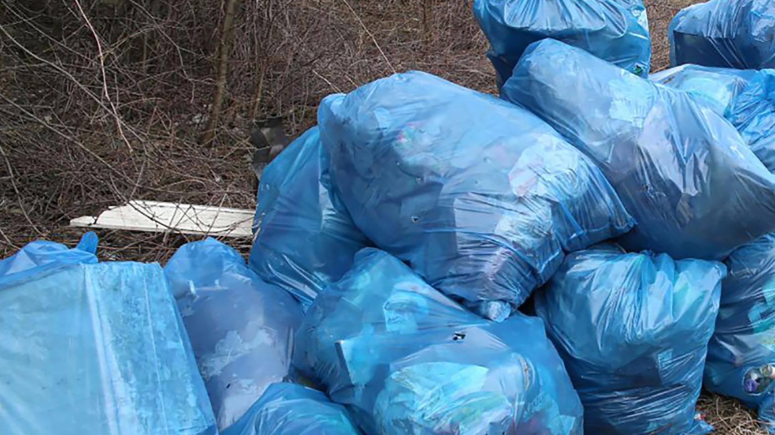 Počas jesenného upratovania vyzbierali v Trenčíne vyše 300 ton odpadu
