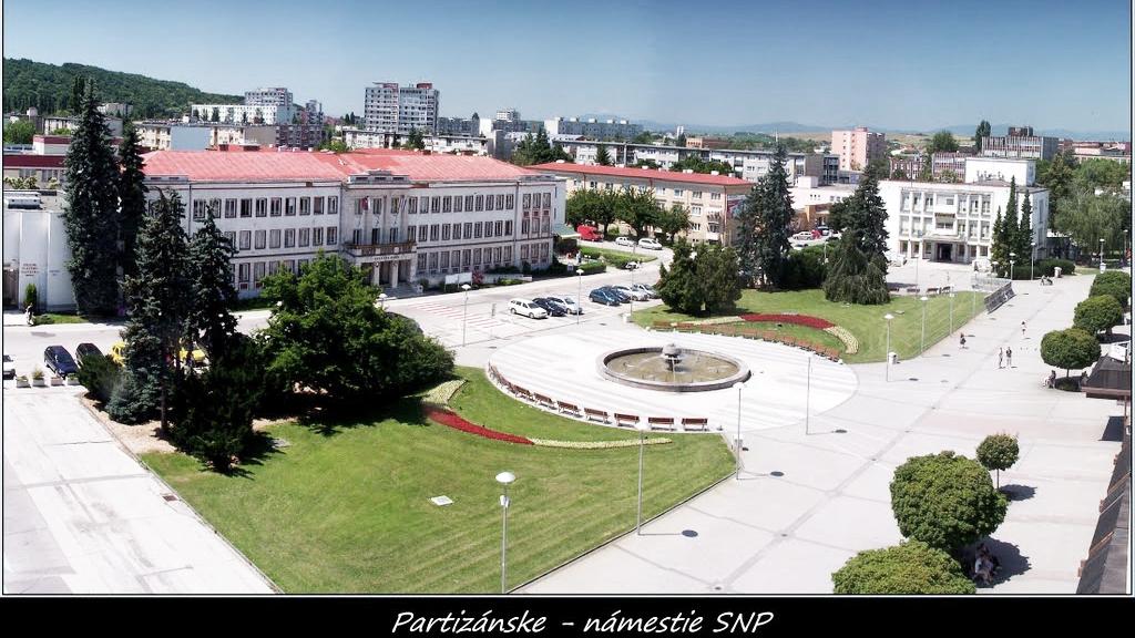 Samospráva obmedzila vjazd vozidiel na Námestie SNP