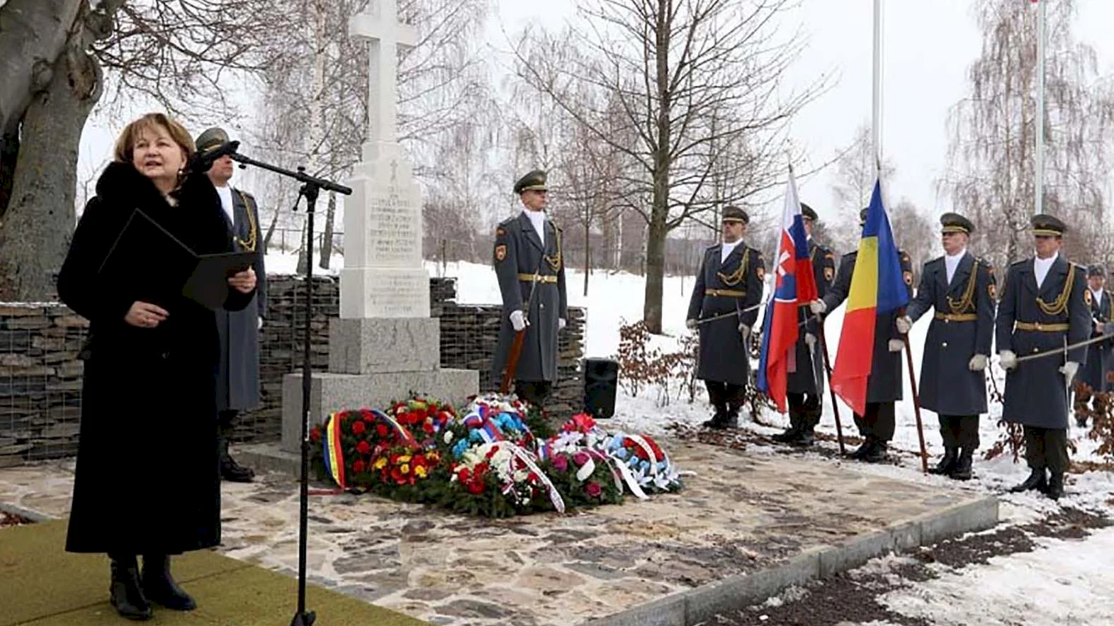 Spomienkové stretnutie k 73. výročiu oslobodenia obce Senohrad a Oremovho Lazu
