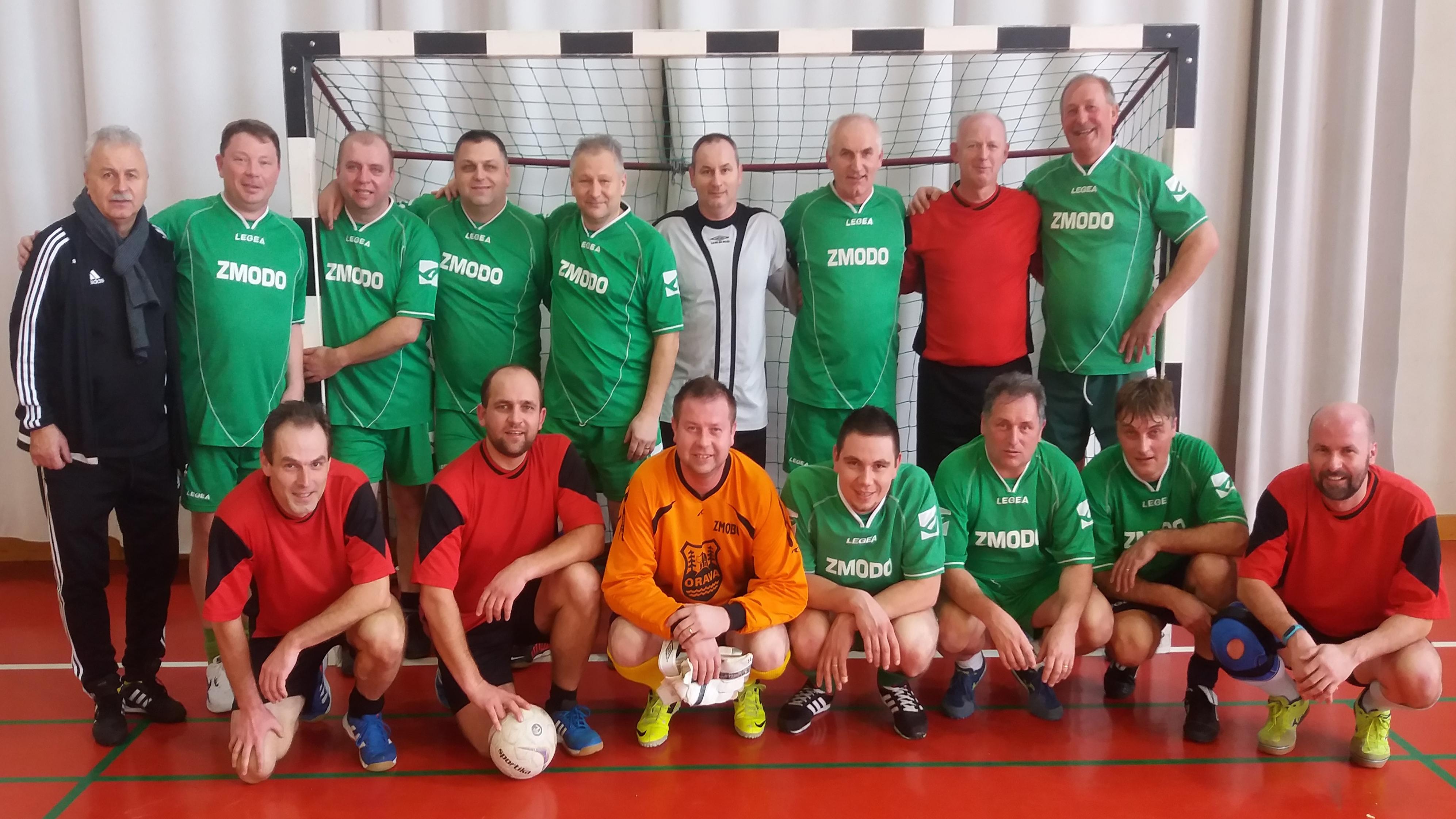 Starostovia oravských obcí súťažili v halovom futbale a stolnom tenise