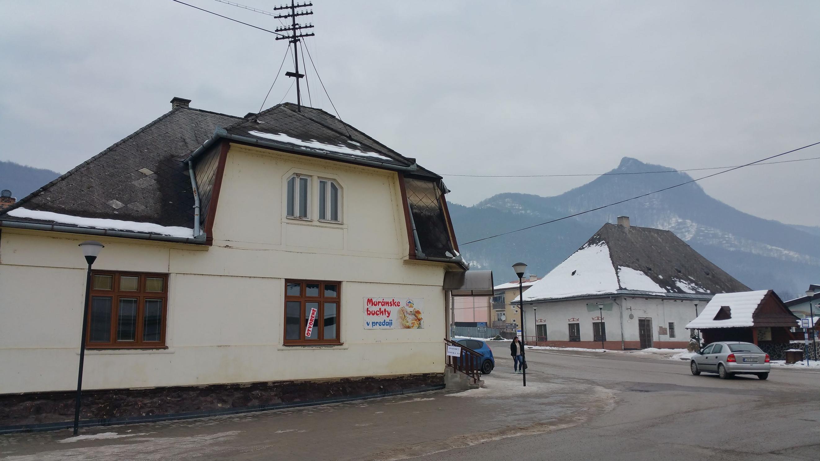 Obec Muráň obnovila tradíciu pečenia muránskych buchiet, zamestnala piatich ľudí