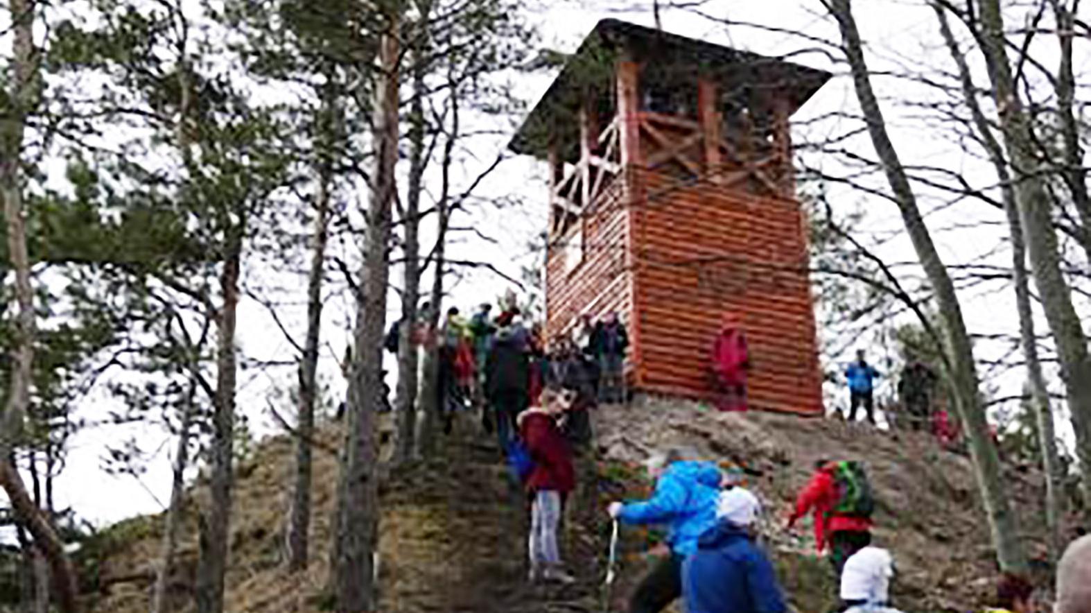 Na vrchu Špicák pri Strečne otvorili novú rozhľadňu