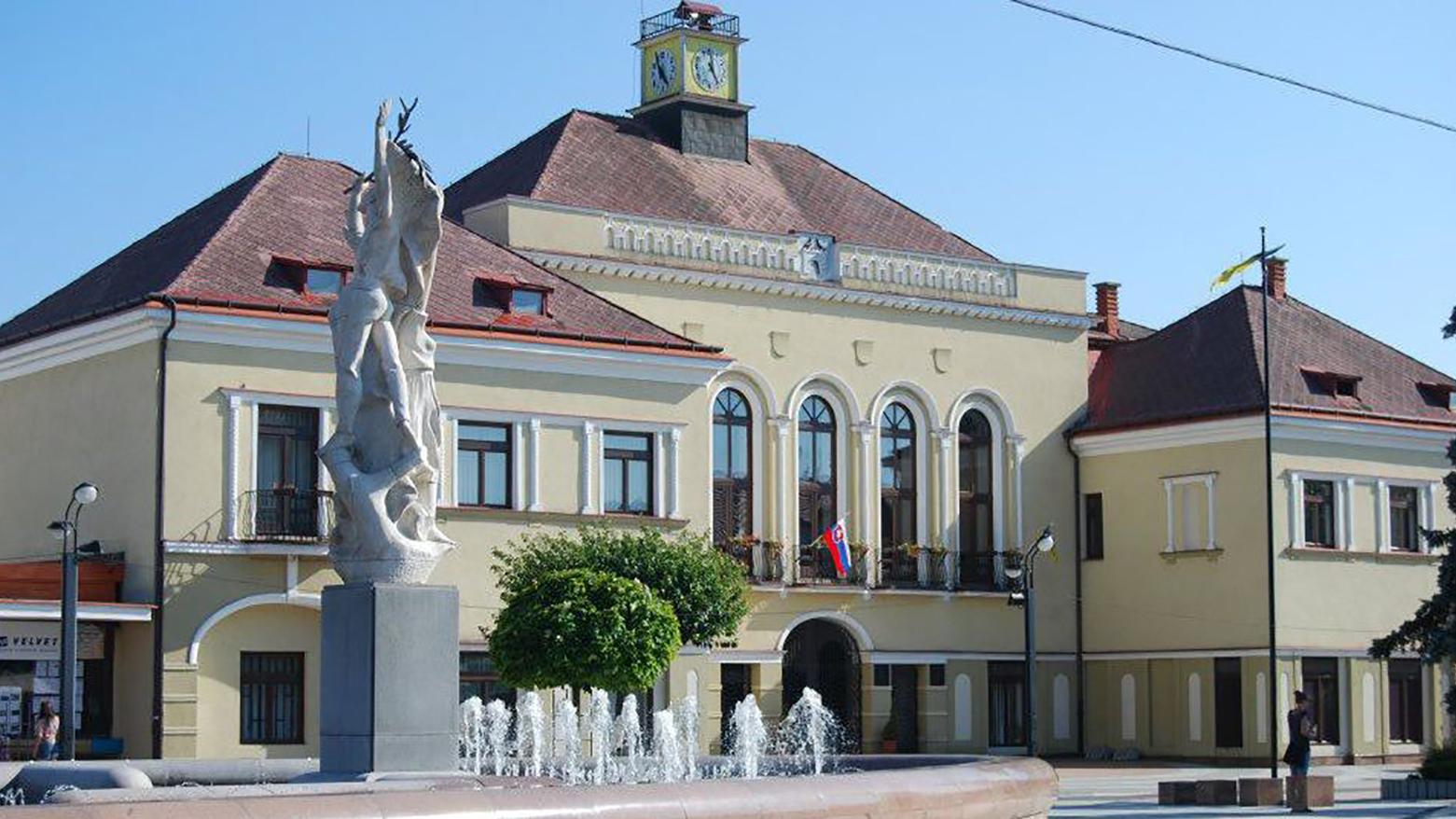 Obyvatelia v Michalovciach už môžu vybaviť viacero služieb na jednom mieste