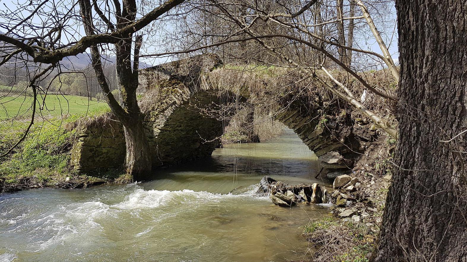 Rekonštrukcia historického kamenného mosta sa zatiaľ nezačne