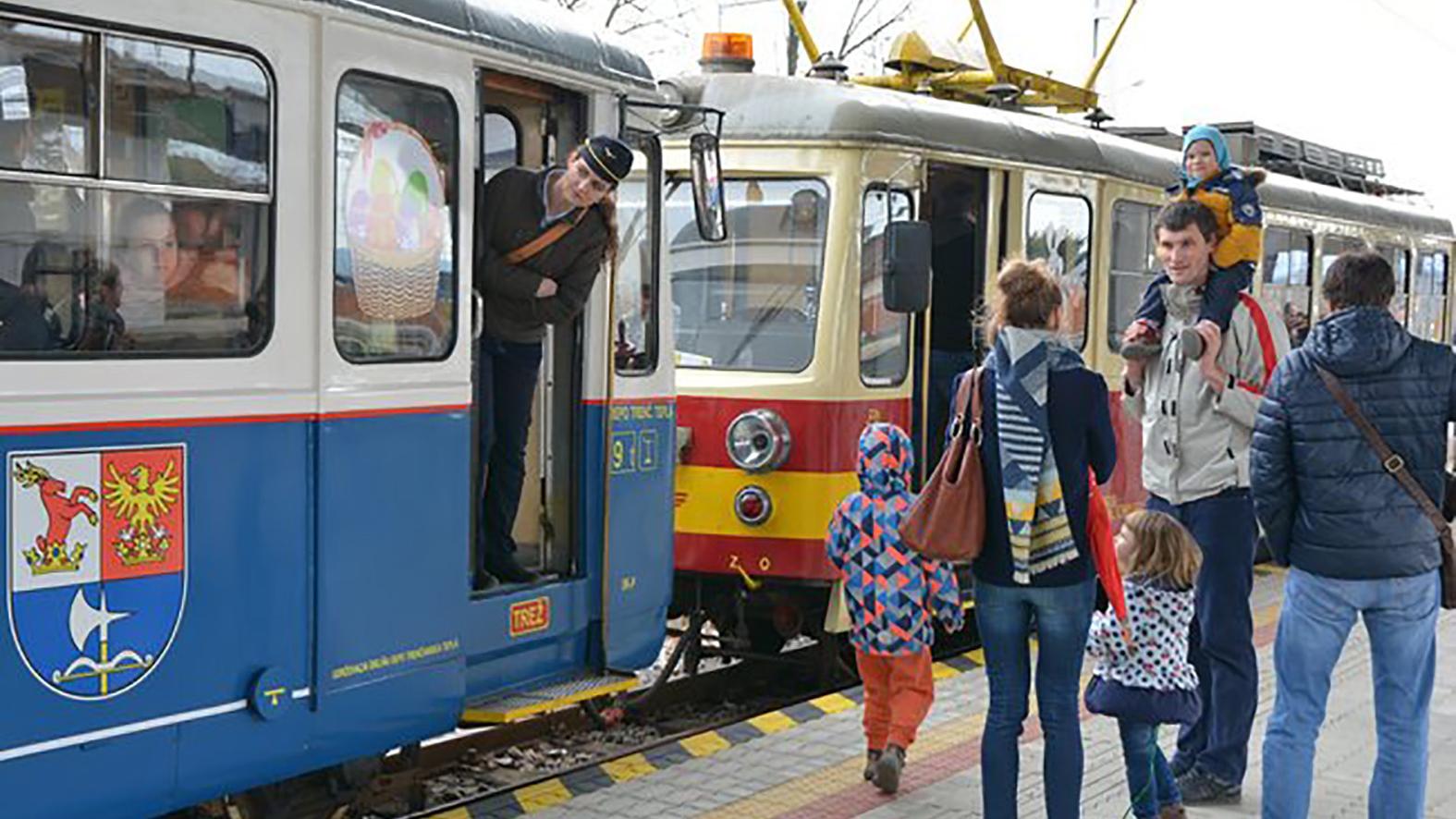 Jazda veľkonočnou električkou prilákala viac ako tisíc ľudí