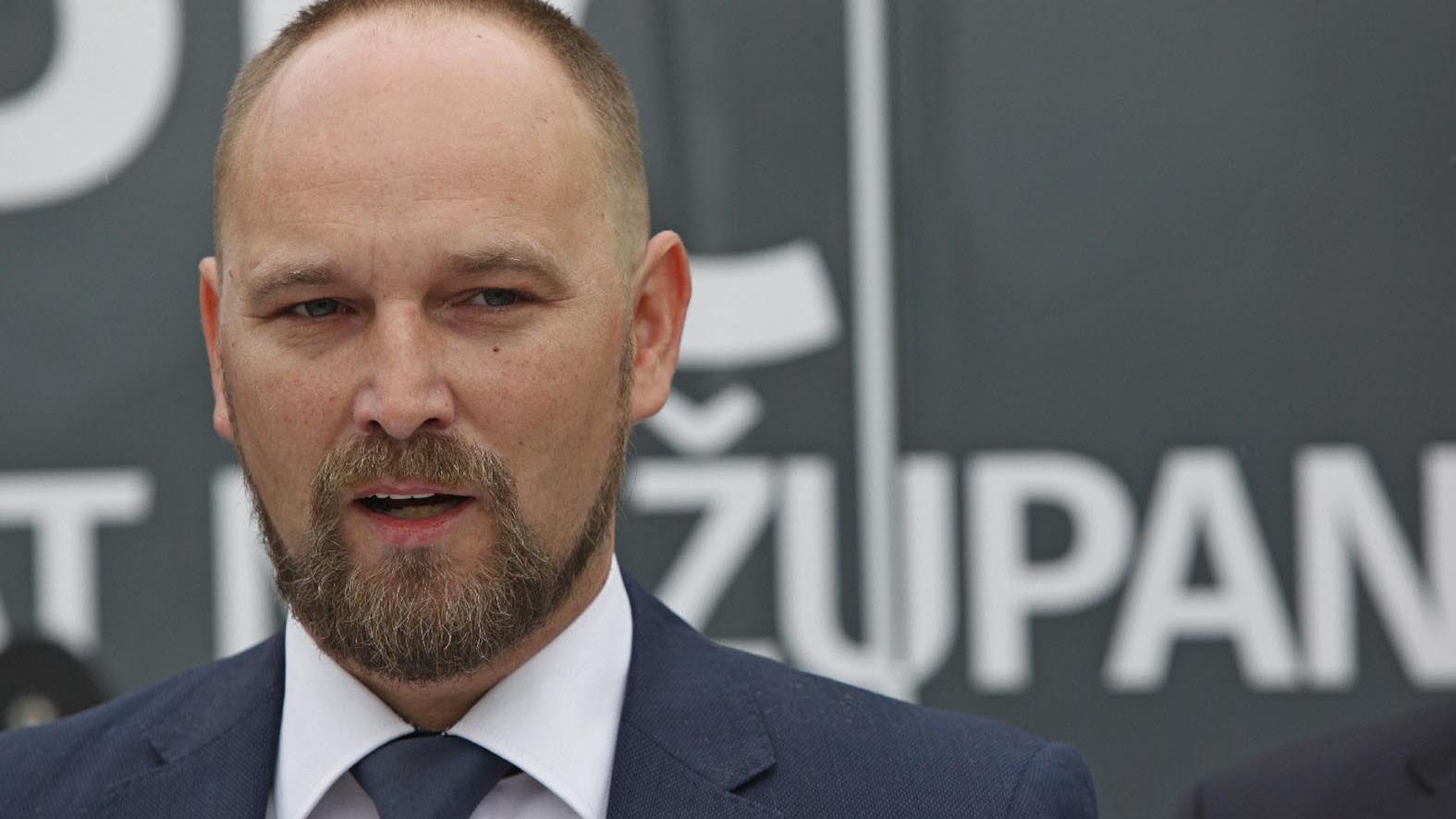 Kraje odmietajú, aby o ich školách rozhodovalo ministerstvo