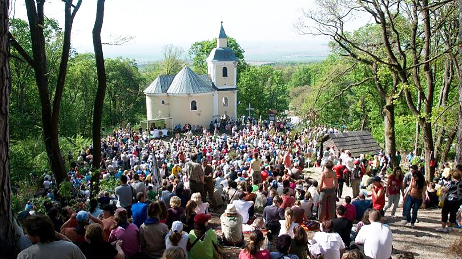 Stovky pútnikov sa stretnú pri Rotunde sv. Juraja
