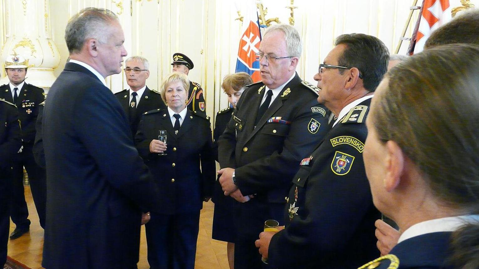 Prezident SR Andrej Kiska prijal dobrovoľných hasičov