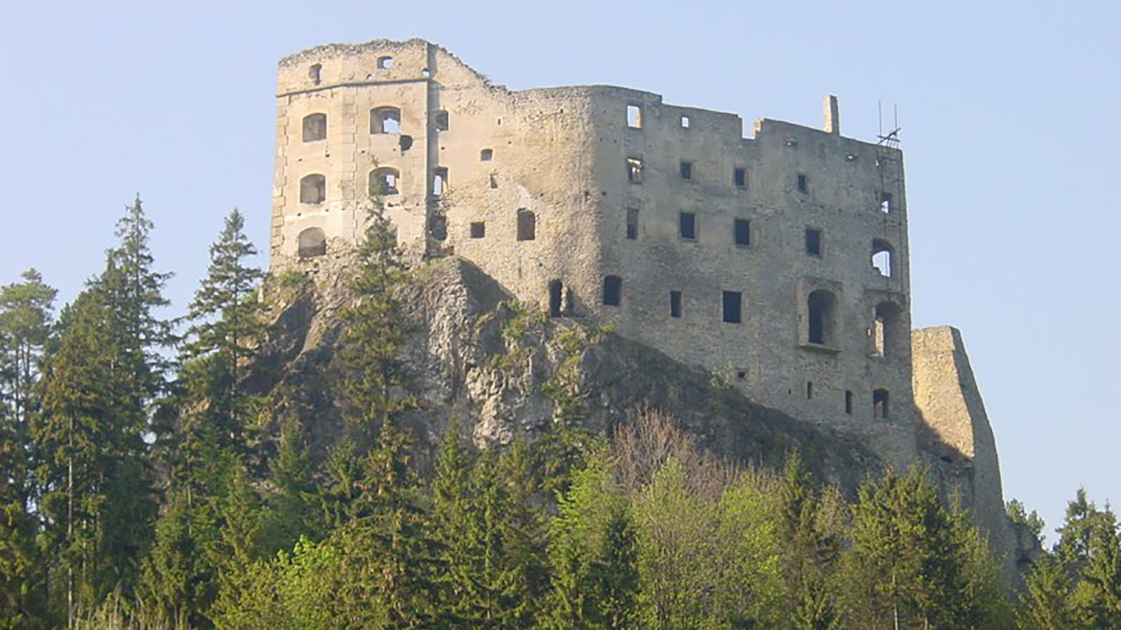 Sanačné a stabilizačné práce na hrade Likava sa blížia ku koncu