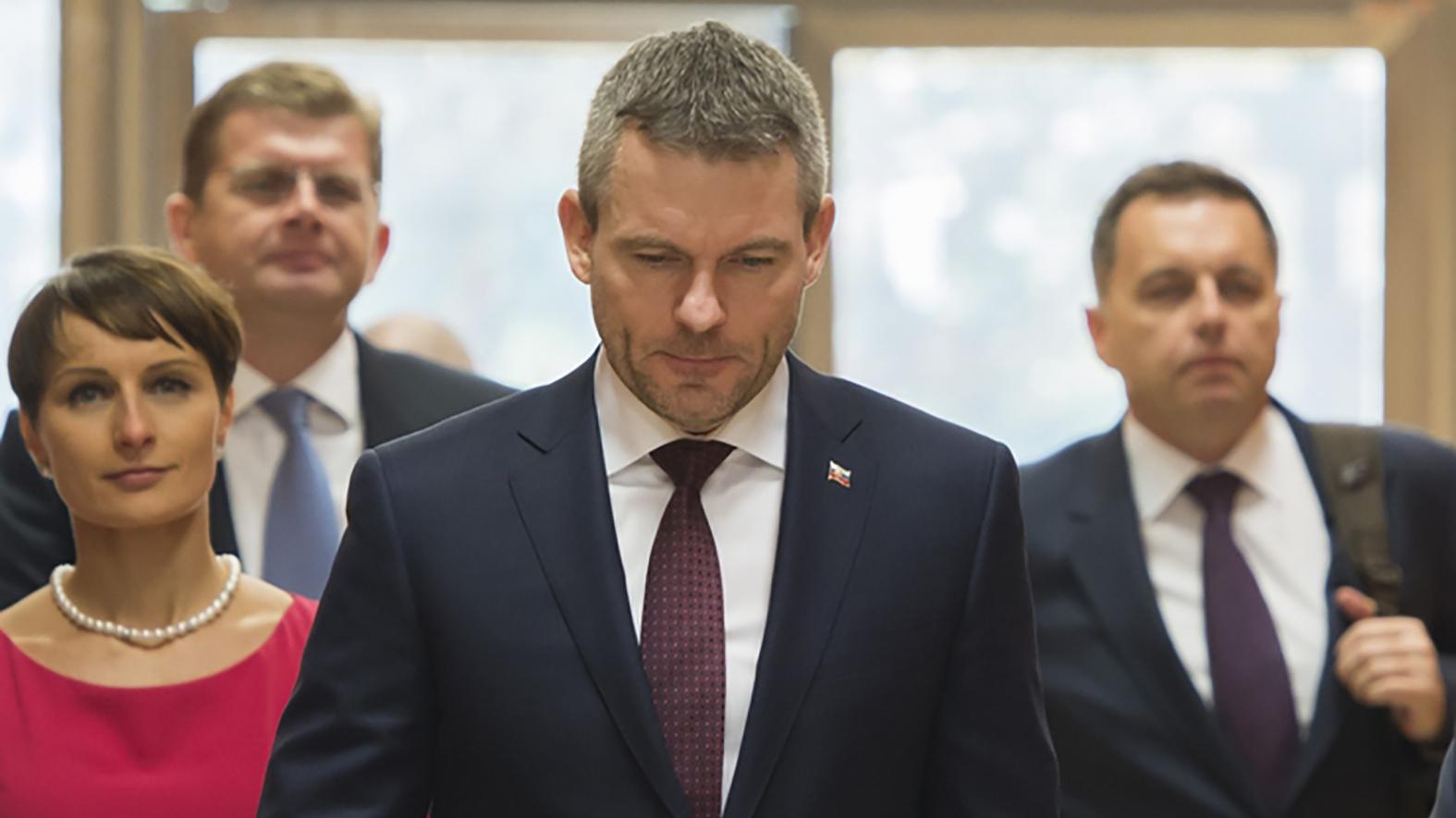 Smer-SD chce zvýšiť základné platy starostov a primátorov