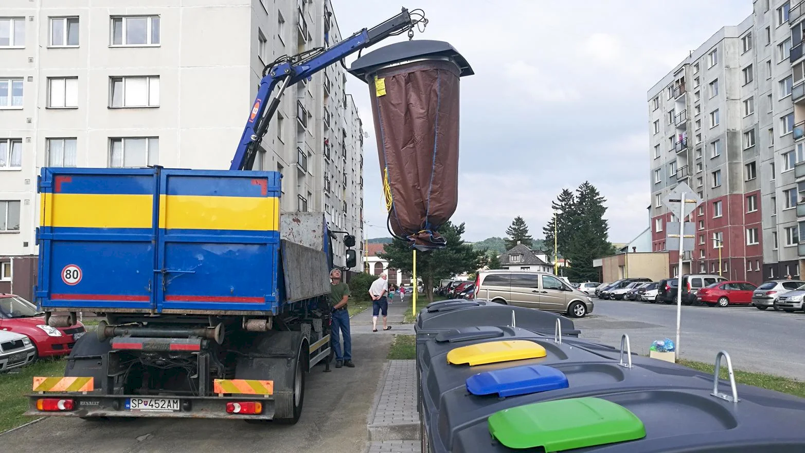 Stropkov uviedol do prevádzky prvé polopodzemné stojiská s online kontrolou