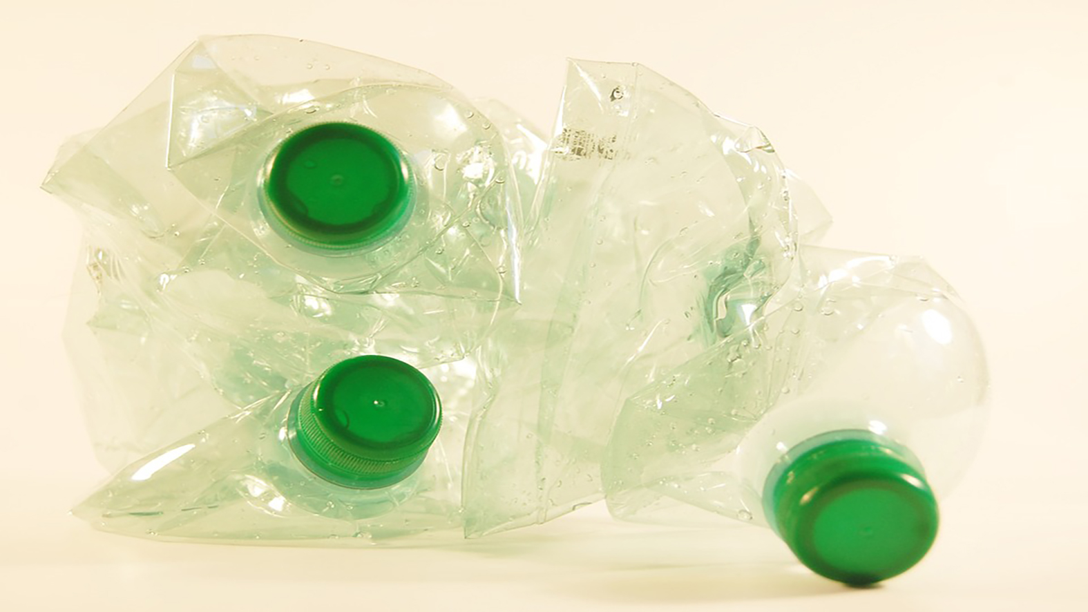 Envirorezort zisťuje, či má zmysel zálohovať PET fľaše