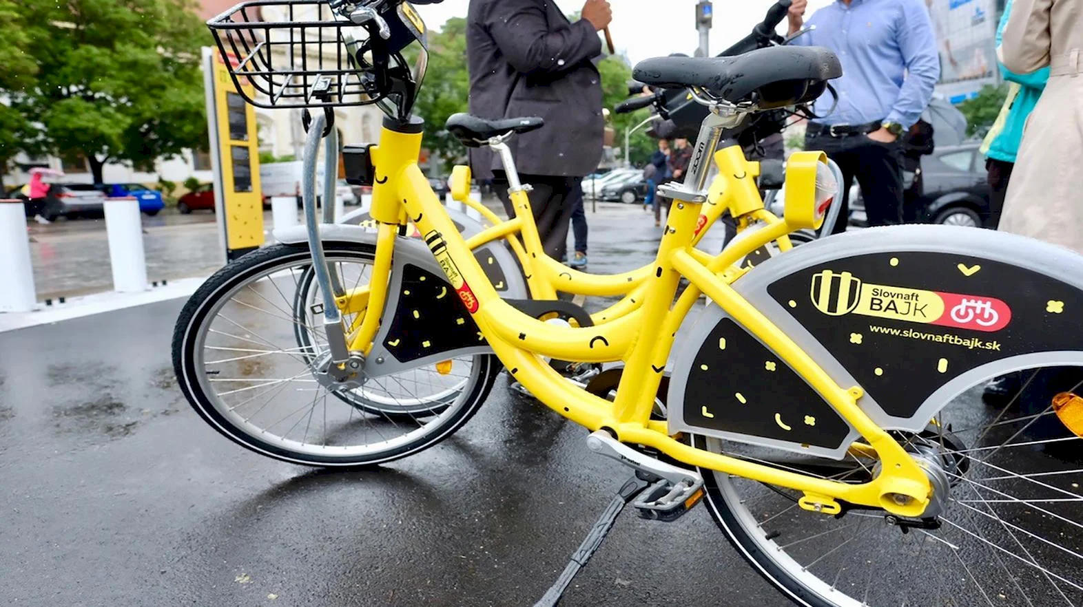 O bikesharing je záujem, niektoré bicykle však už poškodili vandali