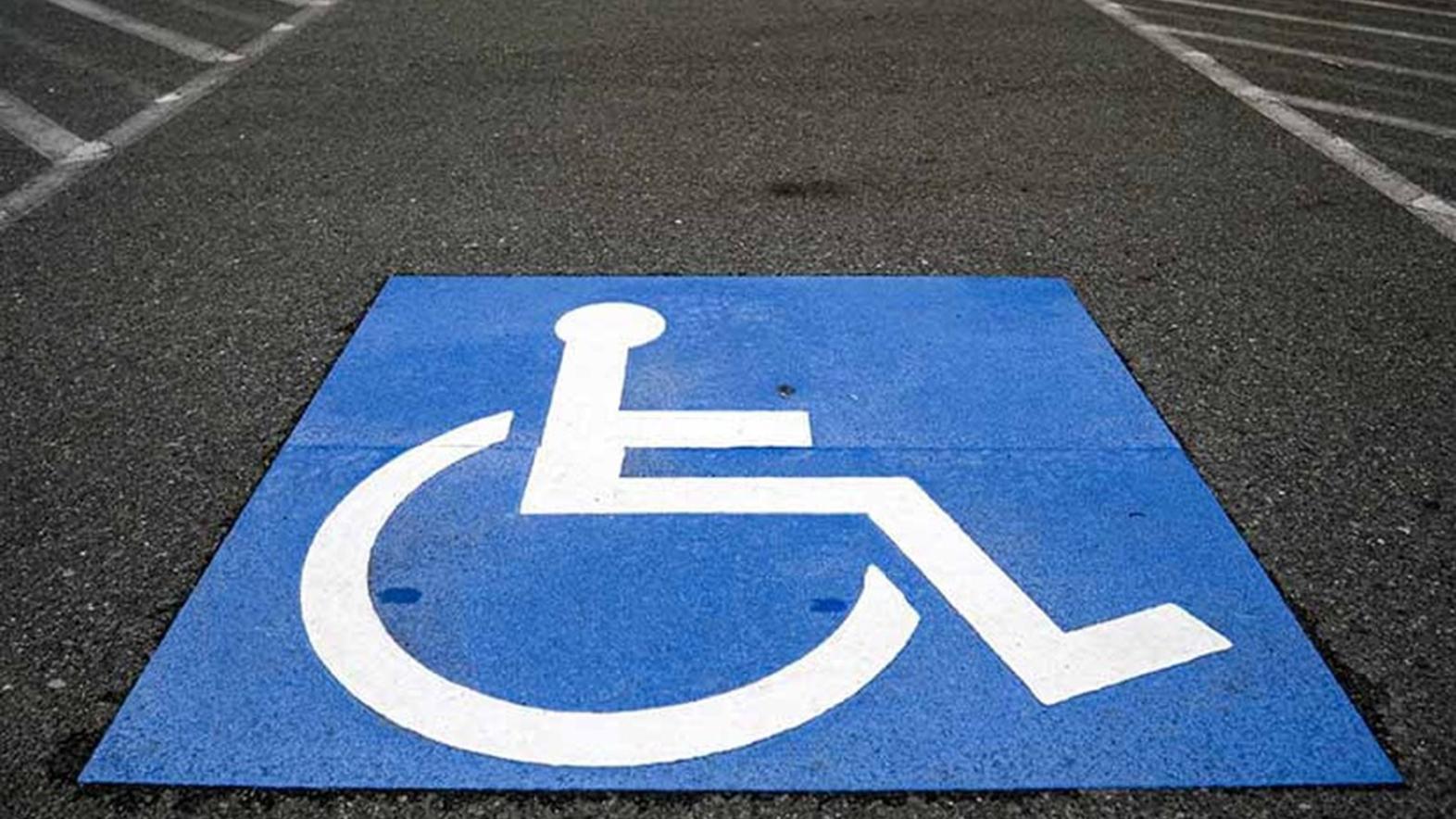 Nový projekt má umožniť ŤZP občanom nájsť parkovanie cez mobil