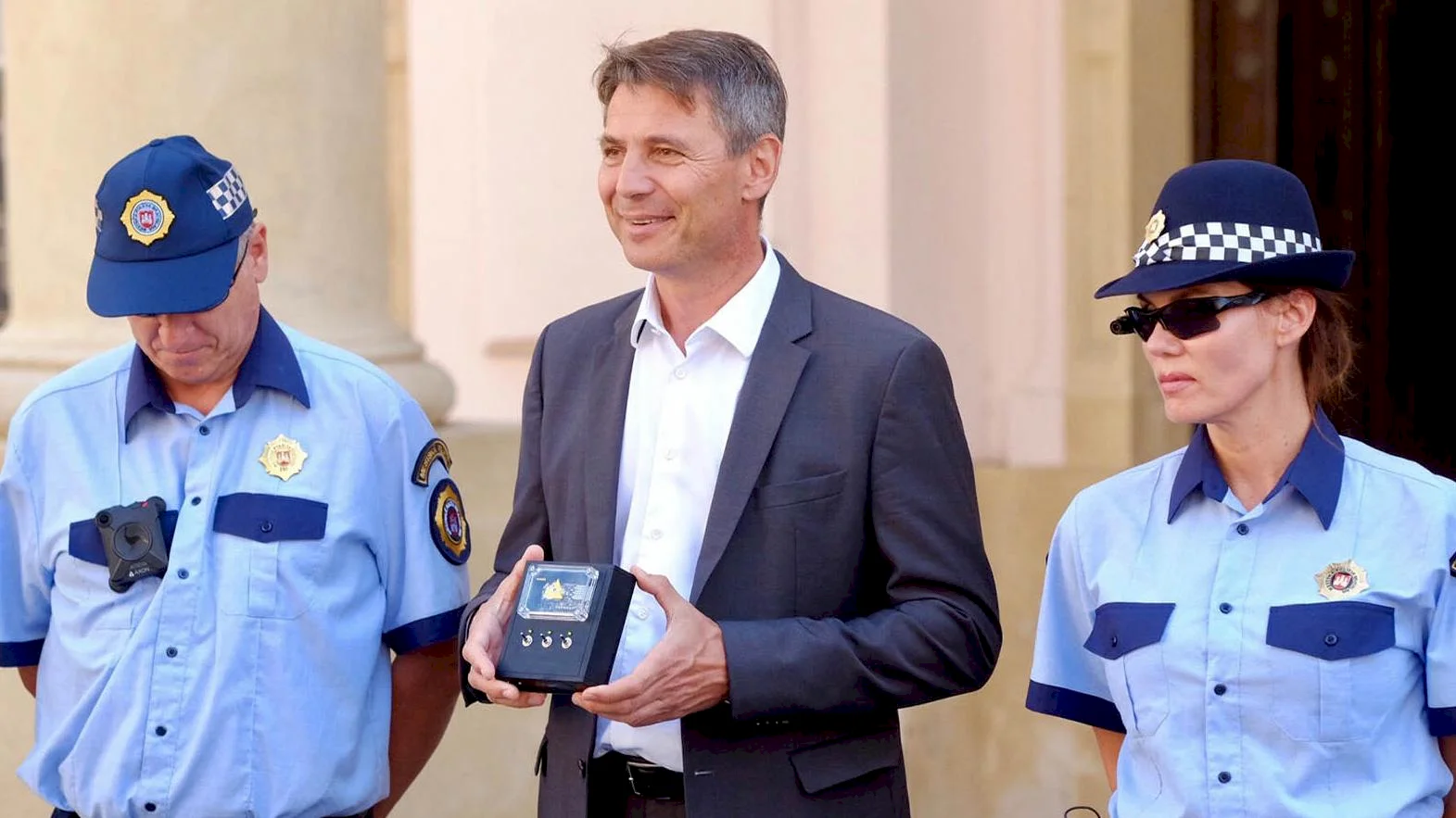 Mestskí policajti budú ako prví na Slovensku testovať kamery na uniformách