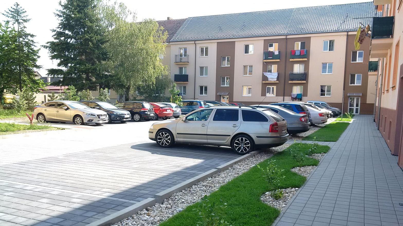 Vnútrobloky na Prvomájke v Malackách sú po desaťročiach ako nové