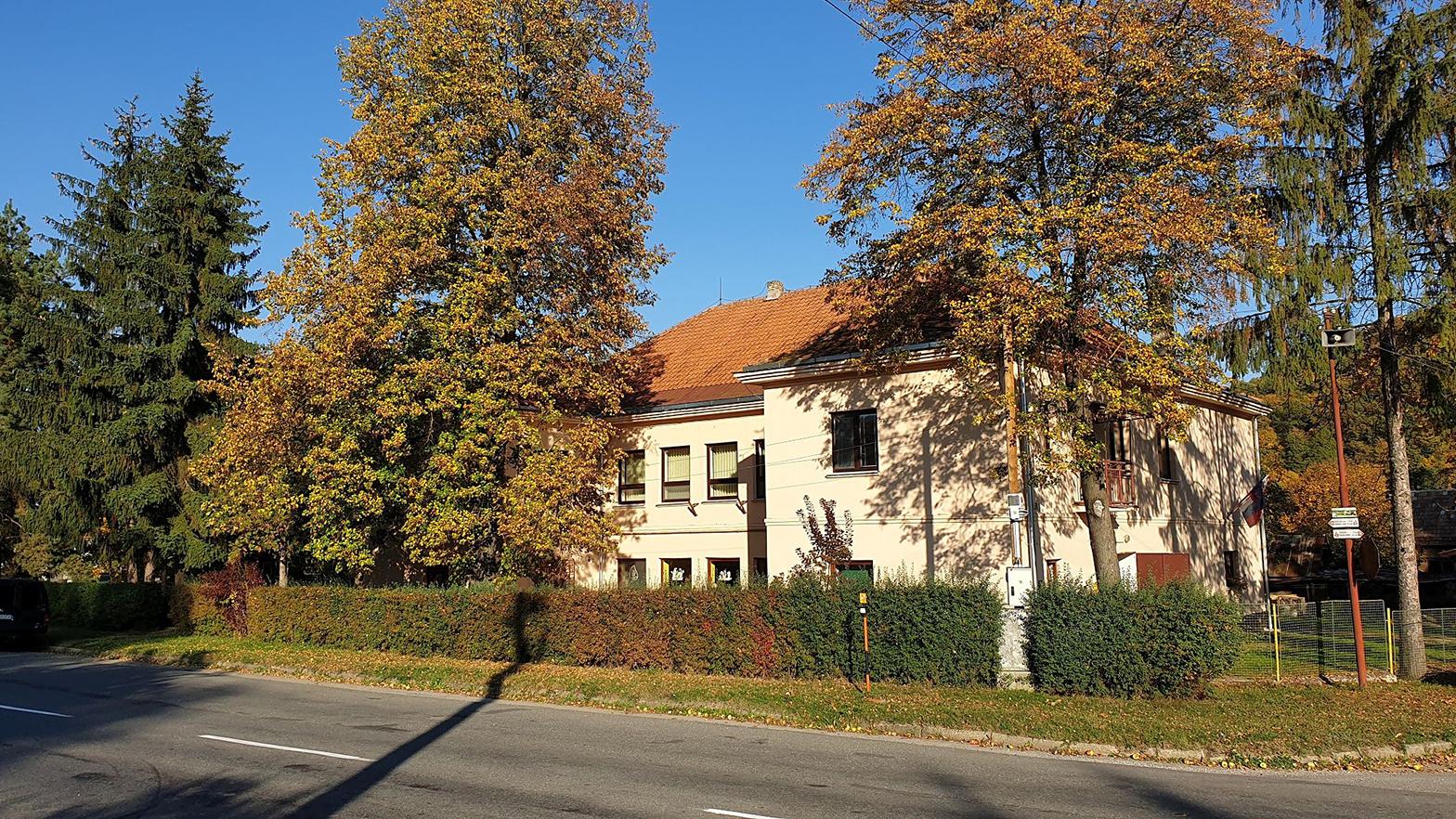 V obci pribúdajú mladí obyvatelia, vekový priemer vďaka nim klesá
