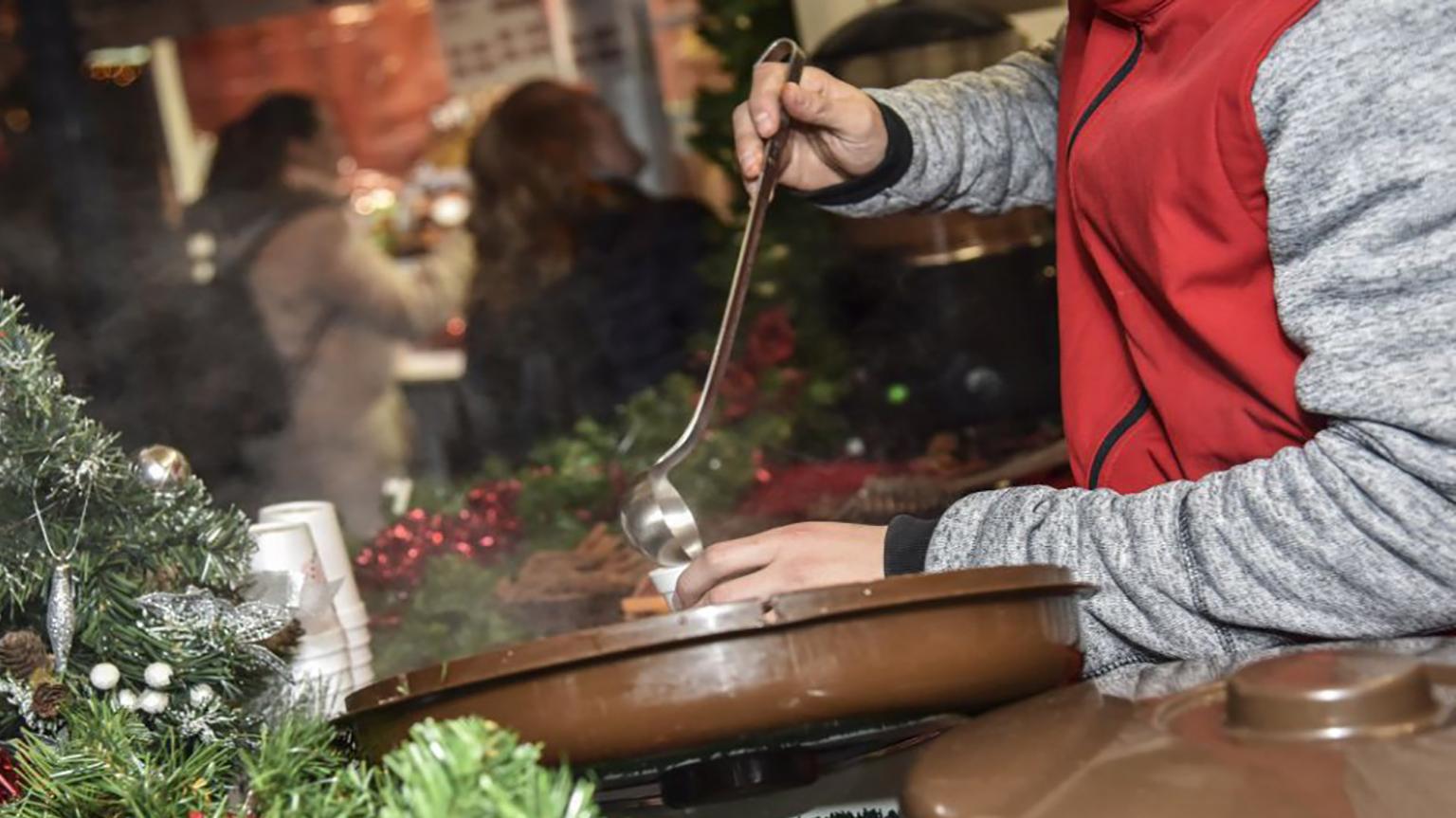 Stánkari na vianočných trhoch musia obmedziť používanie plastov
