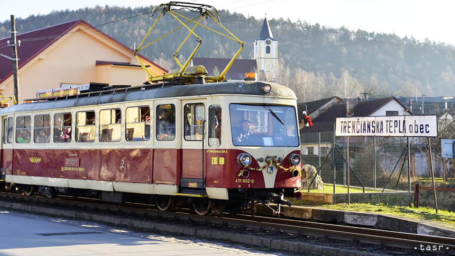 Obľúbená električka vyrazí poslednýkrát v tomto roku - ale s Mikulášom