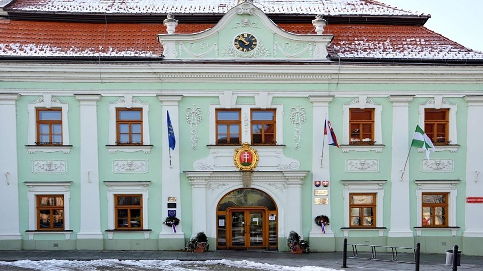 V MsZ sedia hokejový majster sveta Ž. Pálffy a vicemajster M. Lipovský