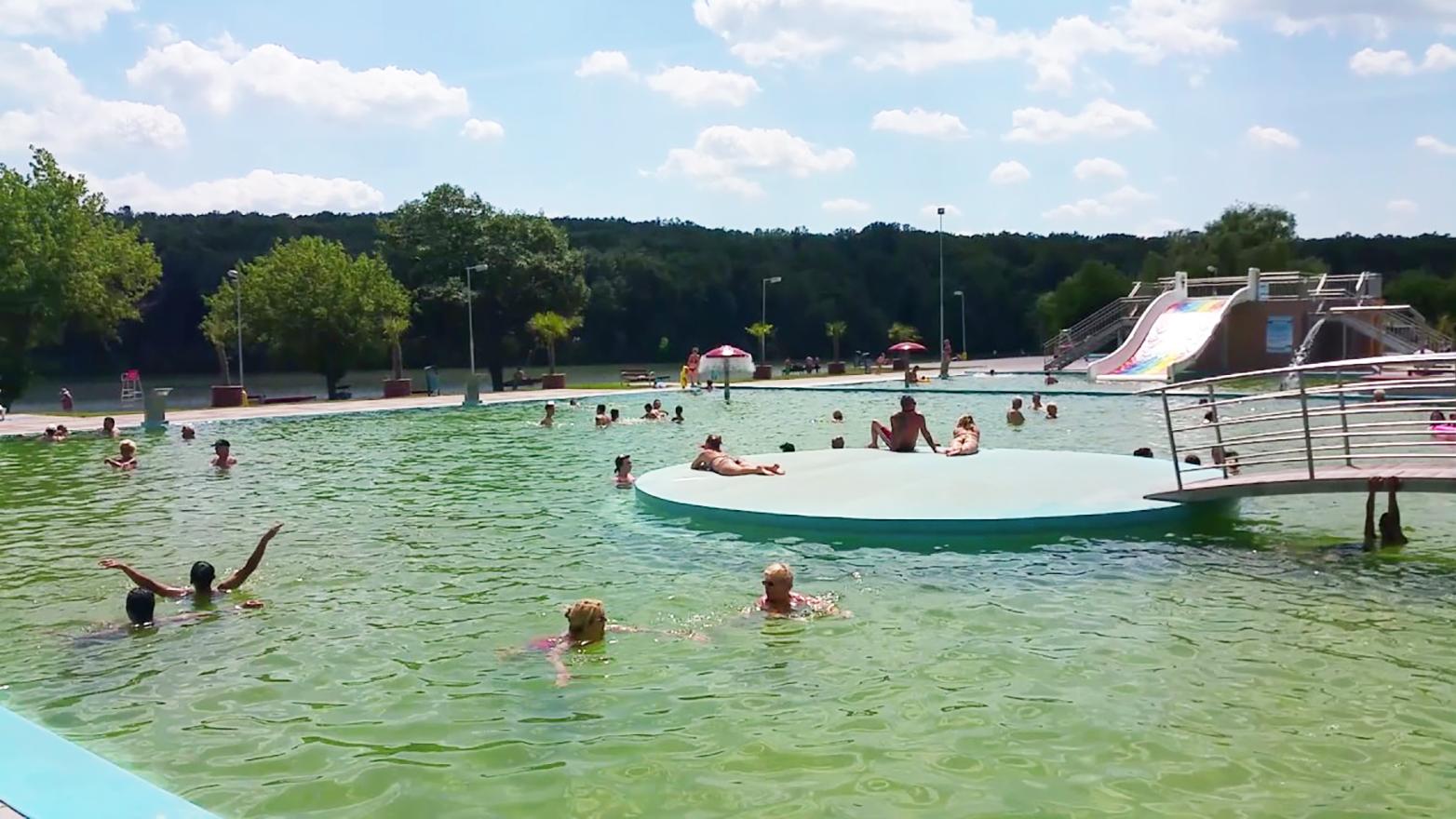 V akvaparku Kurinec stavia mesto tobogan, v pláne sú aj kryté bazény