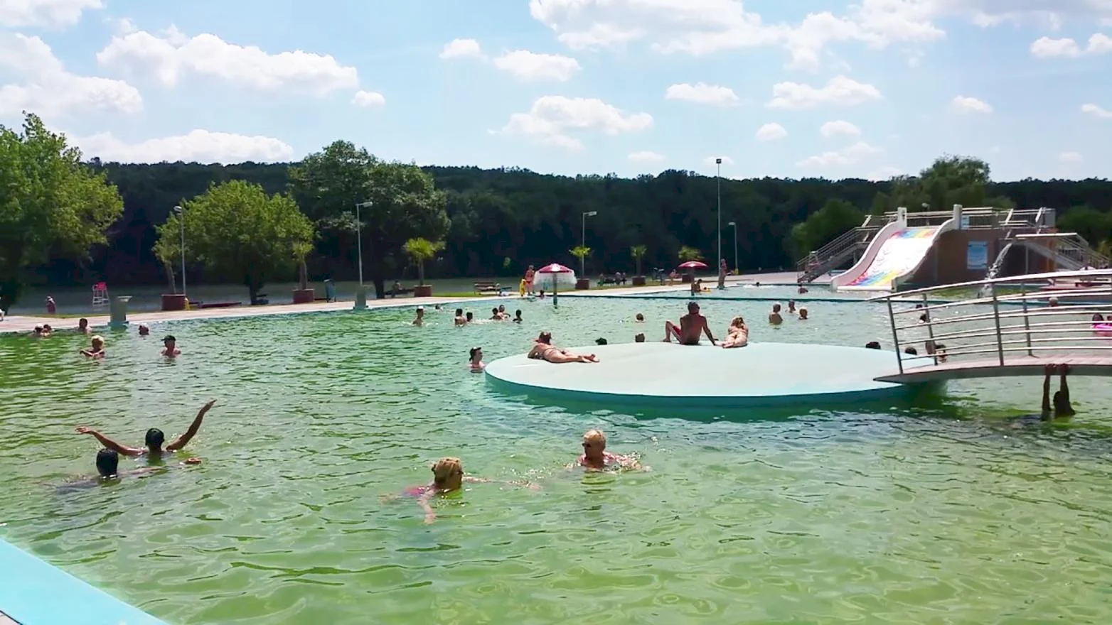 V akvaparku Kurinec stavia mesto tobogan, v pláne sú aj kryté bazény