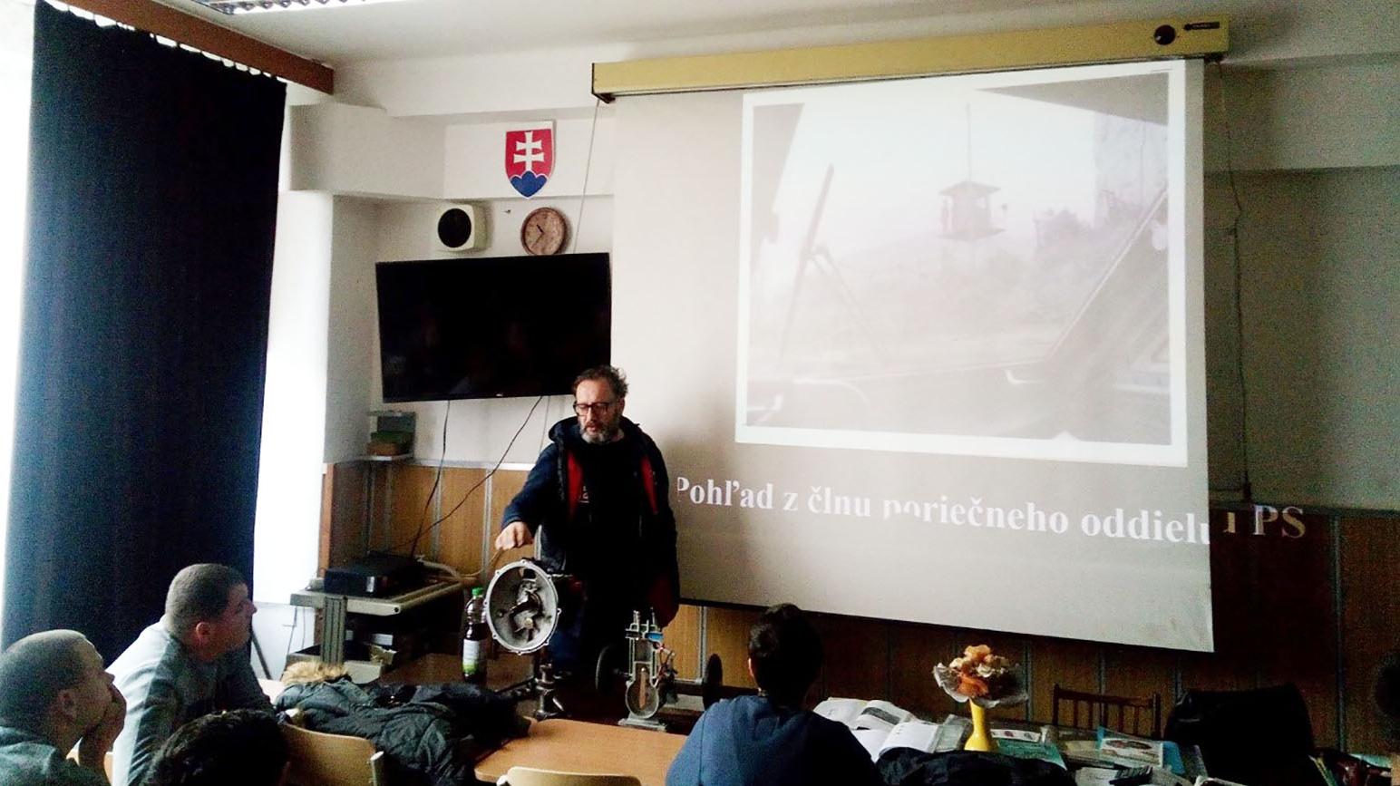 Problémy v postojoch mladých ľudí k demokracii nepodceňujeme