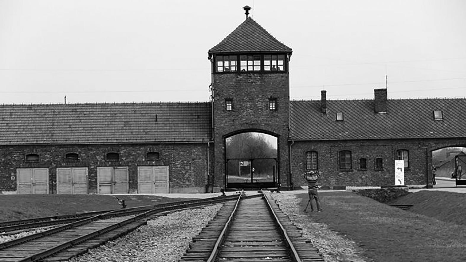 Nadácia Auschwitz-Birkenau prispieva k zachovaniu svedectva o tragickej kapitole