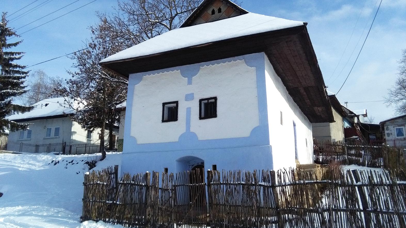 Obec Sucháň zachránila staré ľudové domy