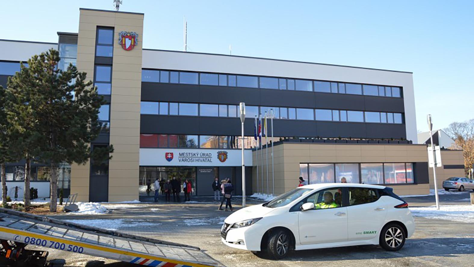 Tretí elektromobil bude slúžiť zamestnacom mestského úradu